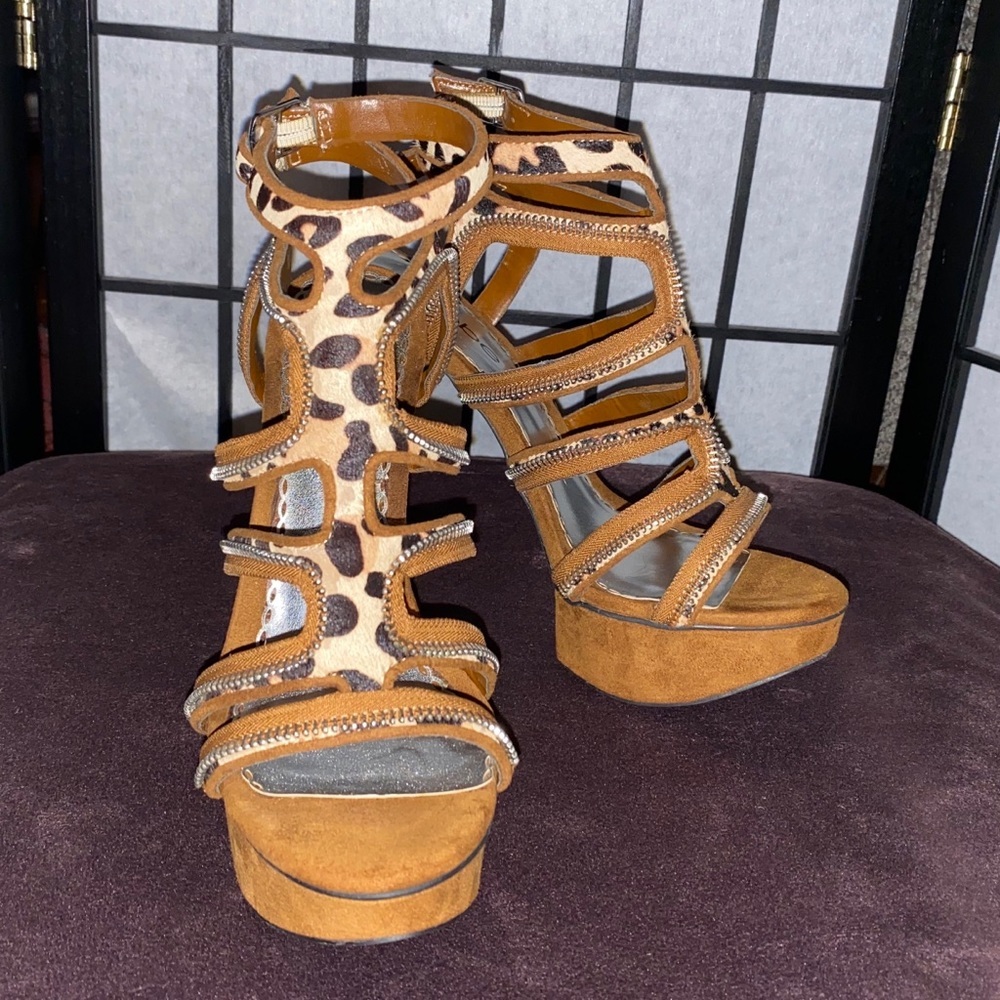 bebe Tan Leopard Print Strappy Platform Heels - Picture 8 of 8